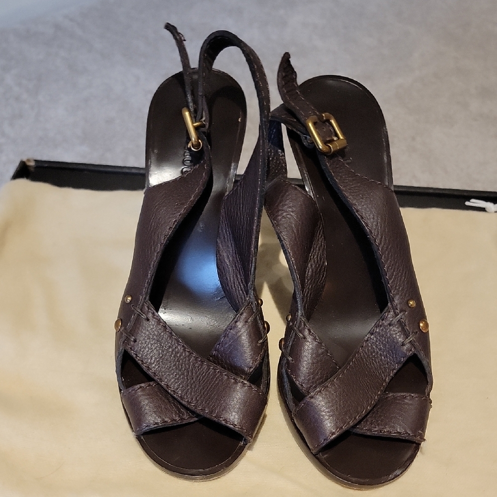 CHLOE Brown Textured Leather Sandals with Gold Details